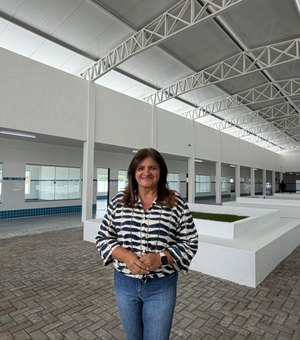 Prefeita Ziane Costa divulga evolução das obras de escola e destaca antes e depois da unidade