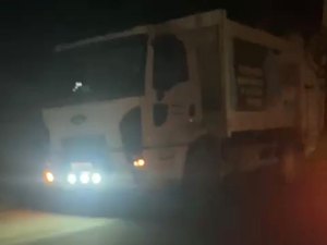 Motociclista colide contra caminhão de lixo no Povoado Antunes, em Maragogi