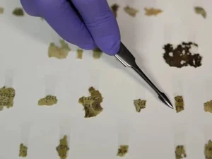Pergaminho bíblico é descoberto no Deserto da Judeia