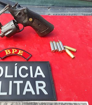 Jovem é preso em flagrante com arma de fogo no litoral de Maceió