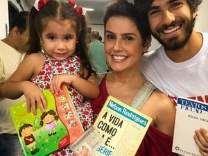 Apoiadores de Haddad levaram livros para locais de votação
