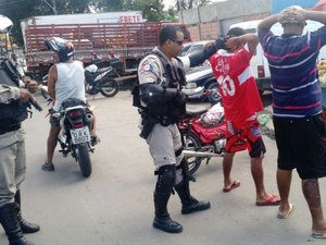 Operação do BPTran autua 15 motoristas e apreende quatro veículos irregulares