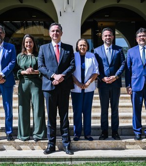 Governador se reúne com presidente do Senado para discussão sobre renegociação de dívidas