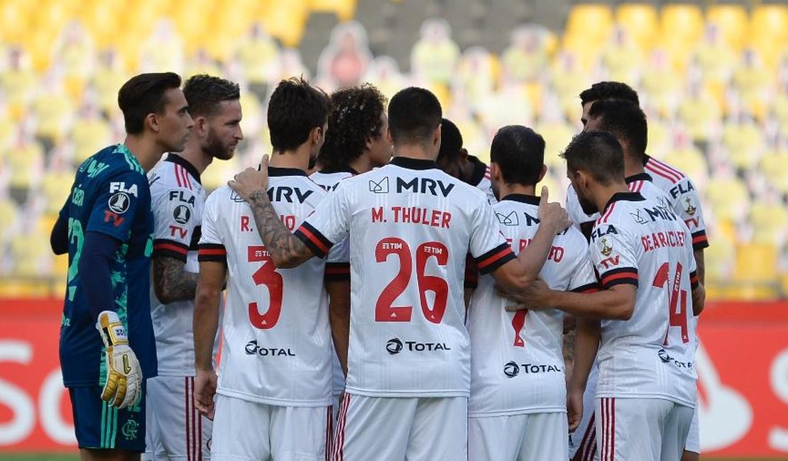 FLAMENGO FECHA COM A GLOBO E TERÁ TRANSMISSÃO DO JOGO AO VIVO COM IMAGENS