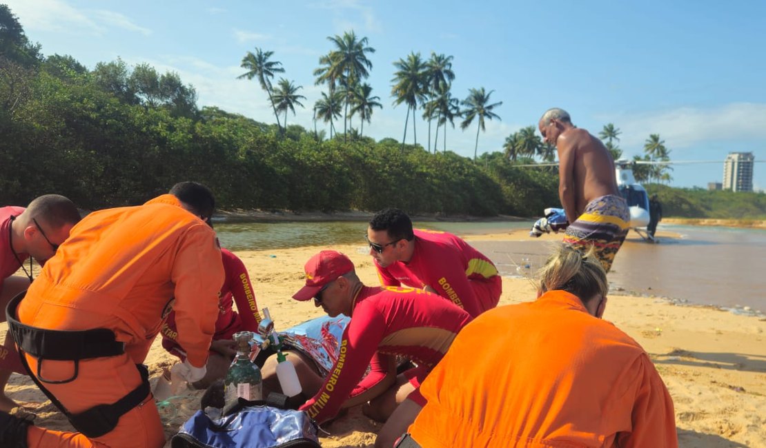 Homem é socorrido inconsciente após se afogar na Praia de Jacarecica
