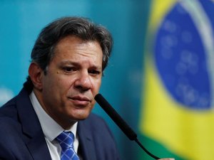 Haddad fala em tirar granada do bolso de servidores e governo pode anunciar reajuste neste mês