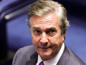 Collor é suspeito de lavar dinheiro com compra de obras de arte