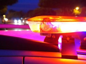 Polícia apreende adolescente e prende homem após roubo de tomada e perfume