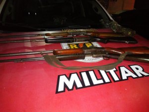 Polícia apreende cinco espingardas na zona rural de Maragogi