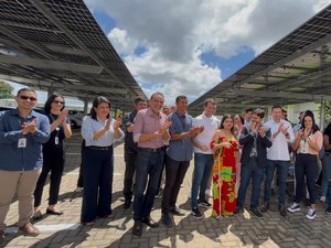 Estacionamento com placas solares vai reduzir gasto com energia elétrica no IFAL de Arapiraca