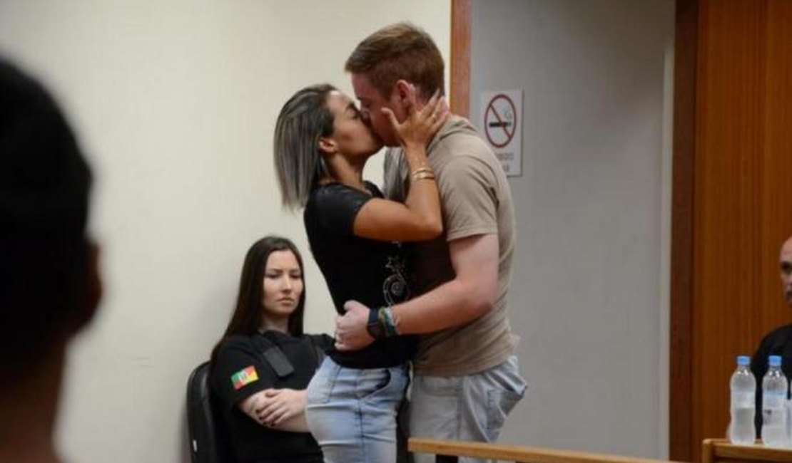 Vítima beija réu antes de condenação por tentar matá-la 