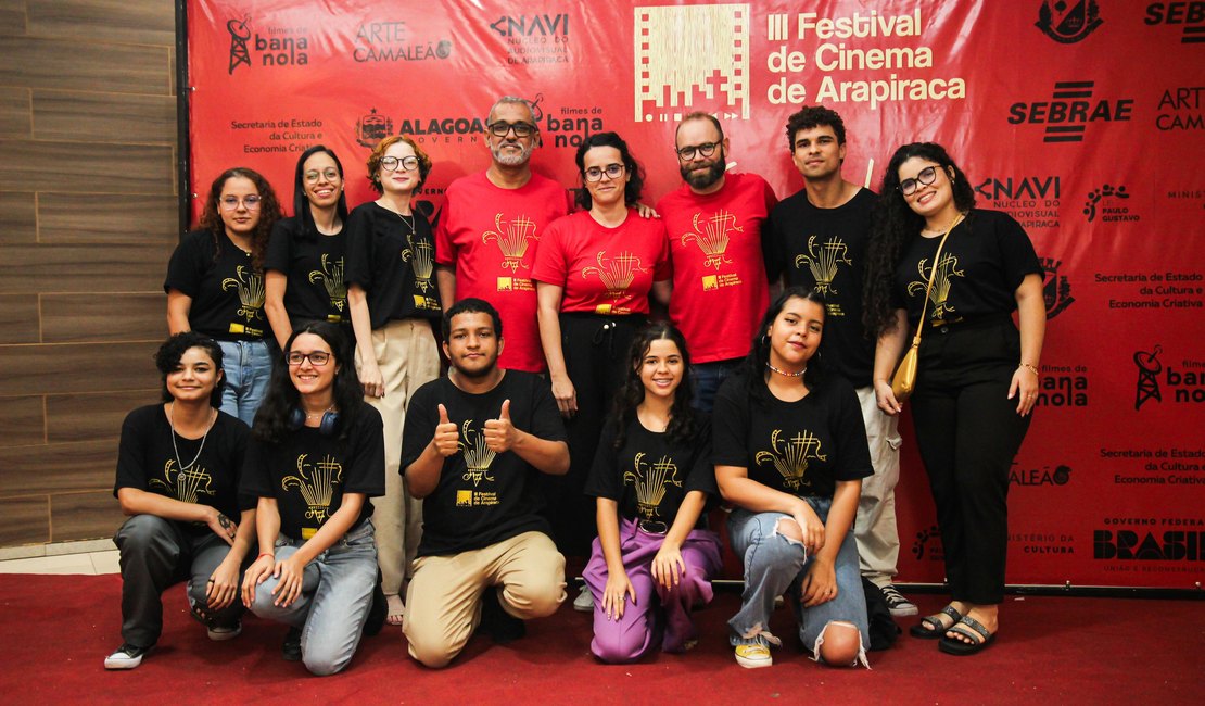 Estudantes da Uneal exibem curta-metragem no encerramento do Festival de Cinema de Arapiraca