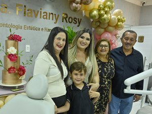 Dra. Flaviany Rosy inaugura terceiro consultório da Odonto mar com grande celebração em São Bento