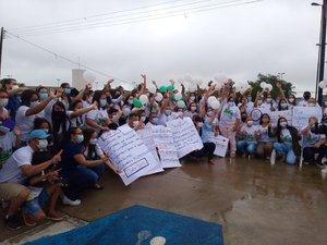 [Vídeo] Profissionais de enfermagem fazem protesto por piso salarial nacional em Arapiraca