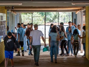 Abandono escolar em Alagoas cai 45% após dois anos do Pé-de-Meia