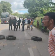 Trecho da BR-101 é liberado após protesto de indígenas em Joaquim Gomes