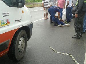 Colisão entre carro e bicicleta deixa uma pessoa ferida em Arapiraca