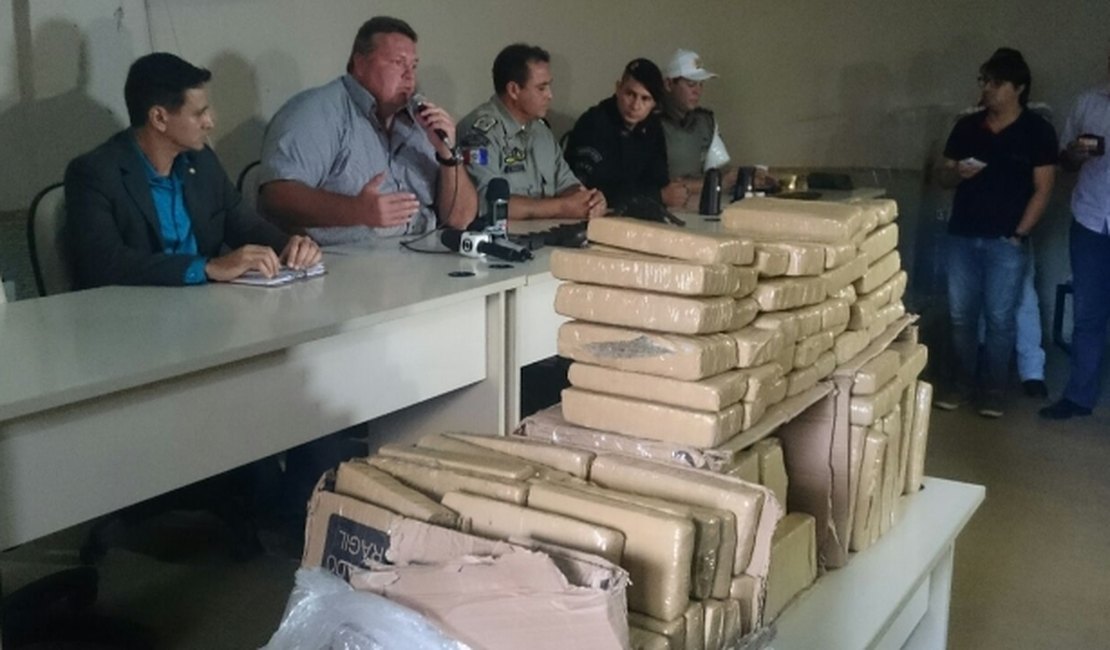 Policia apreende mais de 100 kg de maconha em Arapiraca