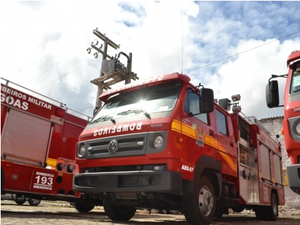 Incêndio atinge hamburgueria em Delmiro Gouveia; bombeiros são acionados
