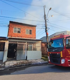 Princípio de incêndio atinge residência no conjunto Village Campestre, em Maceió