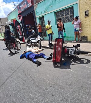 Colisão entre moto e carro deixa entregador ferido na Avenida Pedro Leão, em Arapiraca