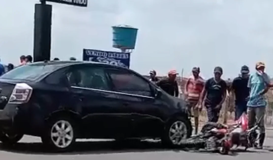 Colisão entre carro e motocicleta deixa casal ferido na AL-110, em Coité do Nóia