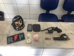 Homem é preso por porte ilegal de arma em Maceió 