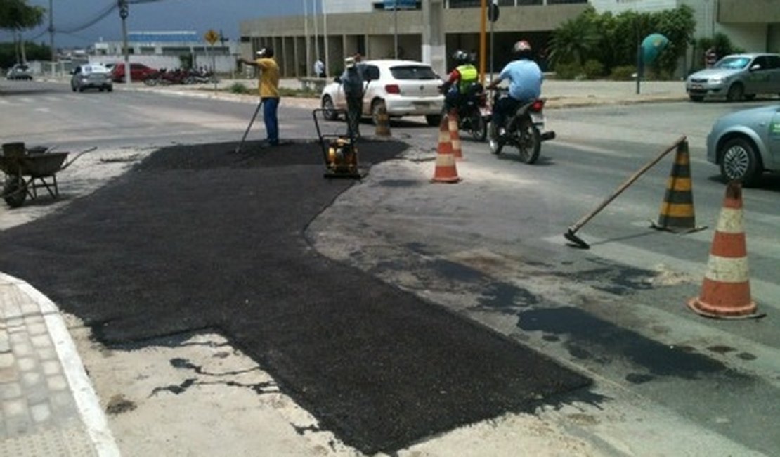 Arapiraca: prefeitura retoma operação tapa-buracos