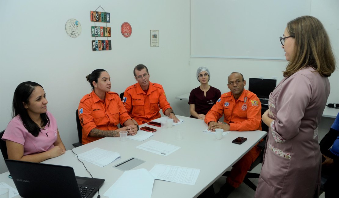 Sesau capacita bombeiros militares para coleta de leite humano nos bairros de Maceió