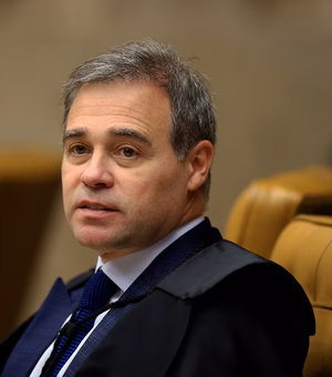 Pela segunda vez em um mês, voo com André Mendonça apresenta problema antes da decolagem