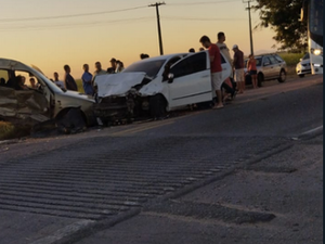 Colisão entre dois veículos faz múltiplas vítimas na BR-101