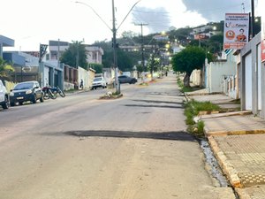 Após decisão judicial, Conasa inicia recuperação de ruas em Palmeira dos Índios