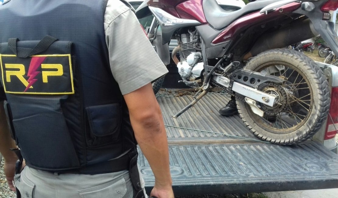 Polícia apreende motocicleta no bairro Boa Vista