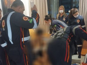 Mulher esfaqueia esposa na Ponta Verde e é presa com base na Lei Maria da Penha