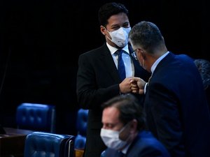 Senador apresenta projeto para reduzir de 30 para 7 dias o prazo de registro de imóveis em cartório