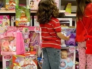 Casal inicia Campanha “Gotas de Alegria” para arrecadar brinquedos