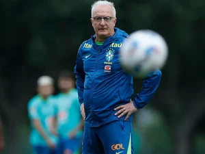 Dorival projeta jogos da Seleção Brasileira nas Eliminatórias e pede apoio: ‘Buscar recuperação’