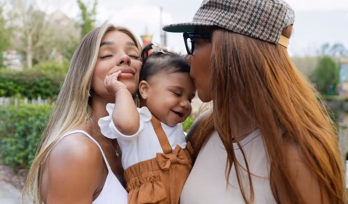 Ludmilla mostra primeiro presente de Dia das Mães feito pela filha de 11 meses;