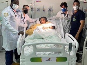 Mulher procura atendimento na UPA com dores abdominais e dá à luz o bebê