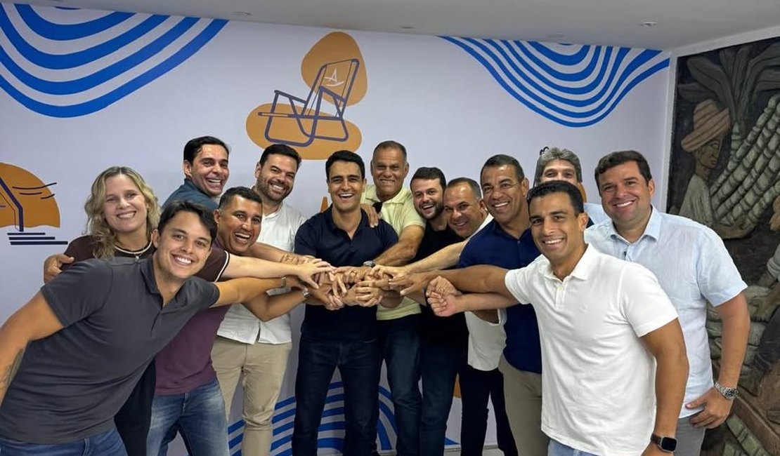 JHC anuncia candidatura ao governo de AL em reunião com vereadores