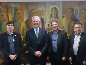 [Vídeo] Bueno Higino vai à Brasília a fim de buscar recursos e investimentos para Coité do Nóia