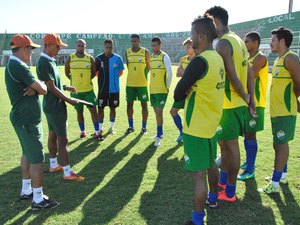 Joécio Barbosa relaciona 20 jogadores, para estreia do Coruripe frente o Miguelense