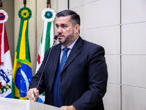 Leonardo Dias cobra fim do 'comércio' de agendamentos no CadÚnico em Maceió