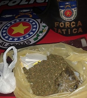 Jovem é preso e confessa que escondia droga dentro de cano, em Maceió