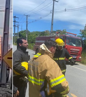 [Vídeo] Retroescavadeira atinge tubulação de gás e causa incêndio em Marechal Deodoro