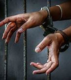 Suspeito de oferecer lanches em troca de sexo com menores é preso 