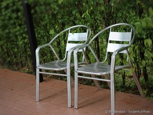 Criminosos furtam 14 cadeiras de alumínio na zona rural de Arapiraca