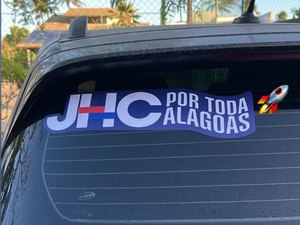 Lideranças de JHC iniciam pré-campanha com adesivos para o governo de AL