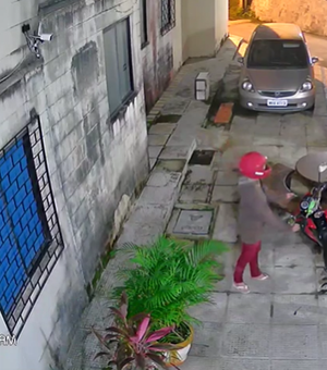 Morador evita roubo de moto em prédio no Conjunto José Tenório