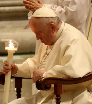 Papa Francisco critica “Páscoa de guerra” e pede paz para Ucrânia em homilia